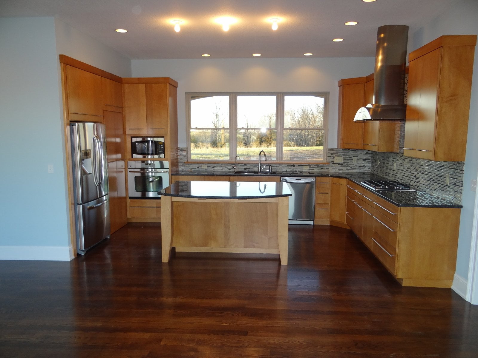 Photo inspiration: Picture Idea: Custom Kitchen Cabinetry